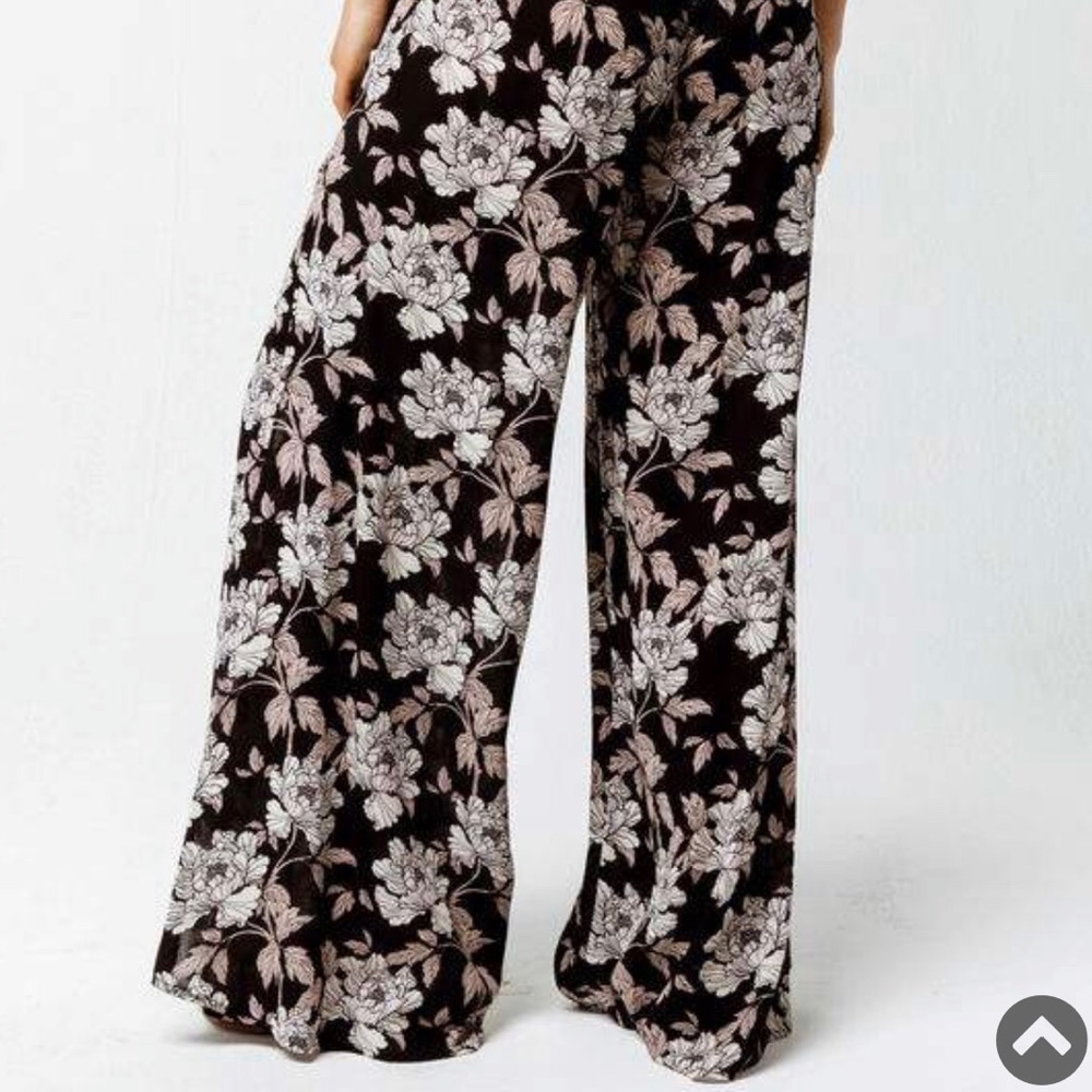 Floral print white and blue pants
